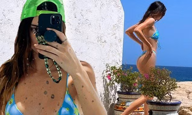 'Siêu mẫu đắt giá nhất thế giới' khoe body thon nuột gợi cảm với bikini