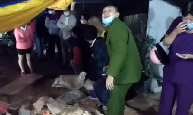 Di dời người dân đến nơi an toàn