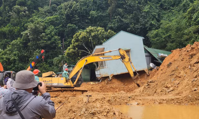 Vụ sạt lở đèo Bảo Lộc: Truy tặng Huân chương dũng cảm cho anh Phạm Ngọc Anh