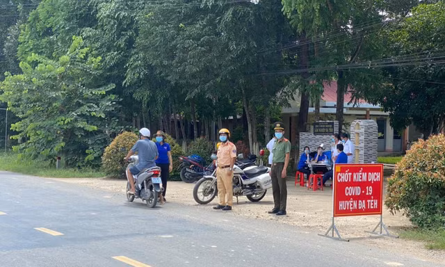 Chốt kiểm soát dịch COVID-19 ở huyện Đạ Tẻh