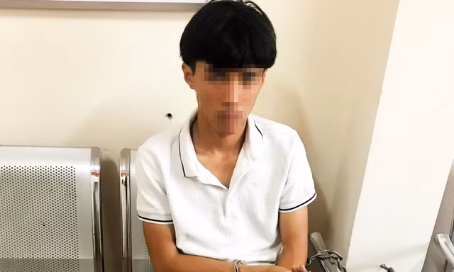 Bắt nóng đối tượng trộm túi xách của du khách nước ngoài ở Đà Lạt 