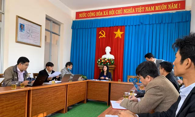 Lãnh đạo thành phố trả lời câu hỏi về việc tạm đình chỉ công tác 2 chủ tịch phường