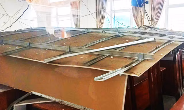 Từ vụ sập la phông trường học tại Đà Lạt: Rà soát các trường xuống cấp