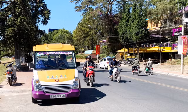Thí điểm sử dụng xe điện chở khách tham quan Đà Lạt