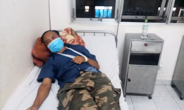 Bị đánh gãy tay vì quay phim làm bằng chứng tố giác đối tượng phá rừng 