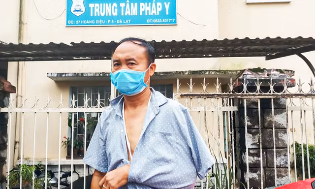 Khởi tố vụ án liên quan người tố giác phá rừng bị đánh thương tích