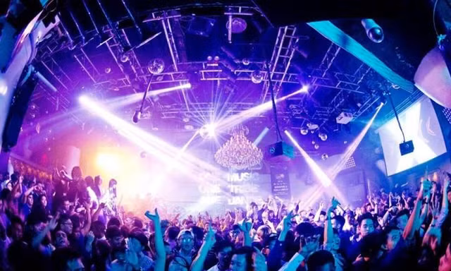 TPHCM cho phép vũ trường, quán bar, karaoke… hoạt động lại từ 10/1