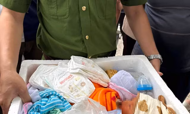 Xót xa lý do người mẹ bỏ con vào thùng xốp rồi thả trôi sông
