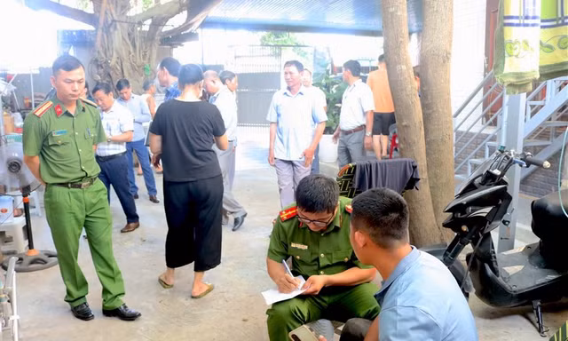 Cơ sở chữa bệnh bằng nước chống đối, khóa cửa không cho đoàn kiểm tra về
