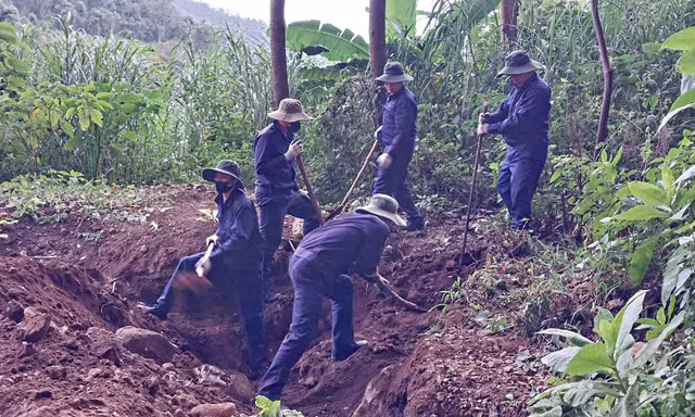 Quy tập 9 hài cốt liệt sĩ Việt Nam hy sinh tại Lào