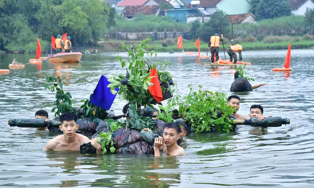 Xem bộ đội trinh sát khổ luyện trong mùa đông giá lạnh