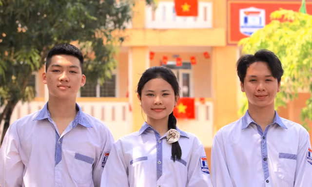 Học sinh Nghệ An háo hức 'Nói không với thuốc lá, thuốc lá điện tử'