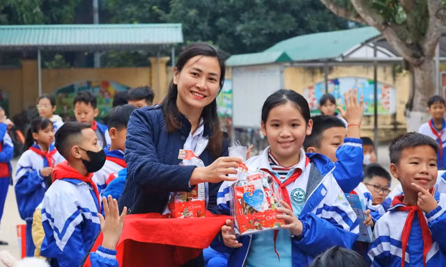 'Giáng sinh cho em' lan tỏa yêu thương