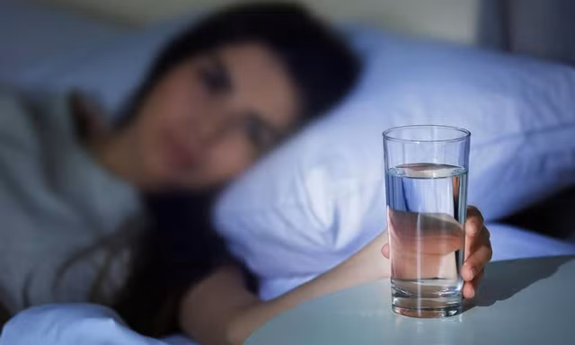 Luôn cảm thấy khát, do mùa hè hay do bệnh?