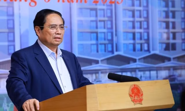 Thủ tướng: Nhà ở xã hội phải đầy đủ hạ tầng, không phải ở nơi 'khỉ ho cò gáy, đầu thừa đuôi thẹo'