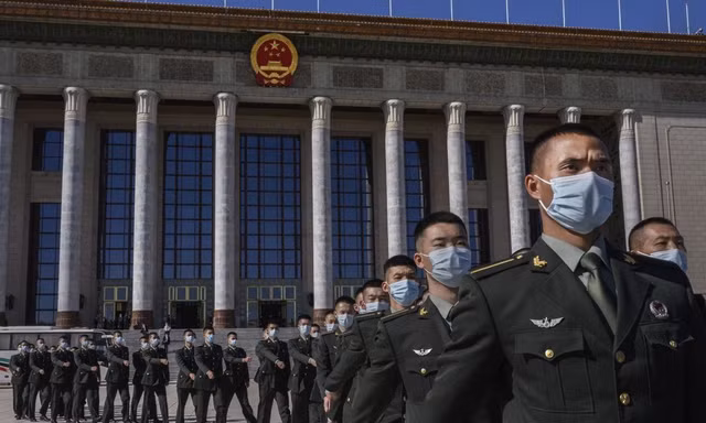 Trung Quốc: Ba công chức dính bẫy gián điệp vì ham cá độ, vướng 'lưới tình'