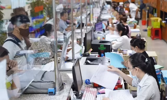 Chưa thực hiện đúng chỉ đạo của Trung ương về tạm dừng tuyển dụng viên chức, một huyện phải thu hồi các quyết định