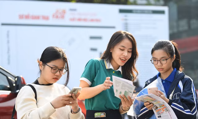 ĐHQG Hà Nội công bố đề cương ôn thi Đánh giá năng lực 2025