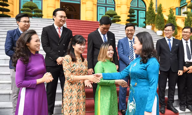 Phó Chủ tịch nước gặp gỡ tài năng trẻ nhận Giải thưởng 'Khuê Văn Các': Thắp sáng ‘sức mạnh mềm’ cho tương lai đất nước