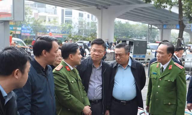 Phó Thủ tướng kiểm tra, chỉ đạo khắc phục hậu quả vụ cháy khiến 11 người tử vong