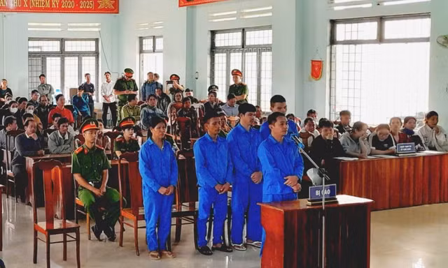 Các bị cáo tại phiên tòa