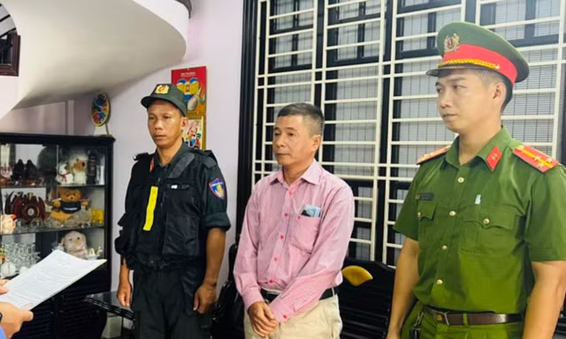 Nhóm cán bộ CDC Thừa Thiên-Huế chiếm đoạt hơn 1 tỷ đồng phí tiêm chủng vắc xin