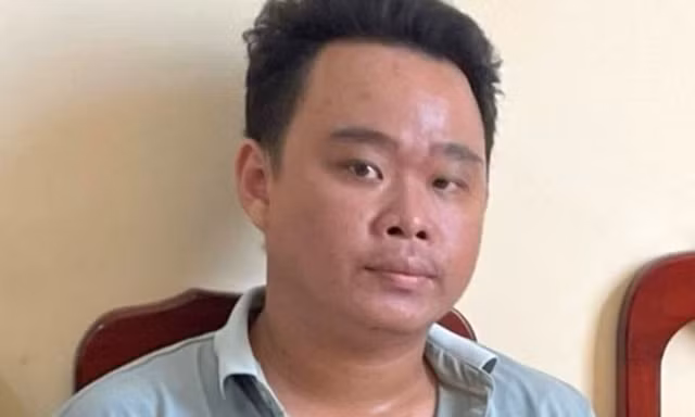 Đâm hai người hàng xóm thương vong rồi về nhà chờ công an bắt