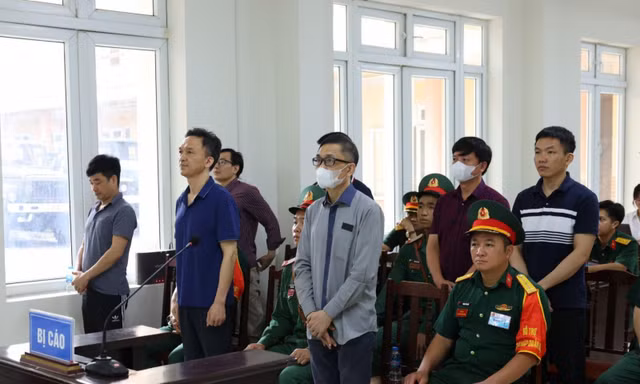 Xét xử phúc thẩm Phan Quốc Việt cùng nhóm cựu sĩ quan Học viện Quân y