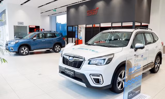 Ô tô nhập về Việt Nam bất ngờ giảm mạnh giáp Tết