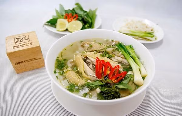 Liên minh châu Âu gỡ 'biện pháp kiểm soát khẩn cấp' với bún, miến, phở Việt Nam