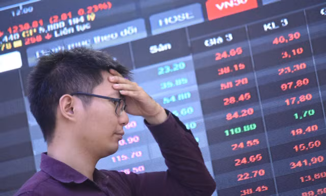 Nhiều doanh nghiệp bị hủy tư cách công ty đại chúng