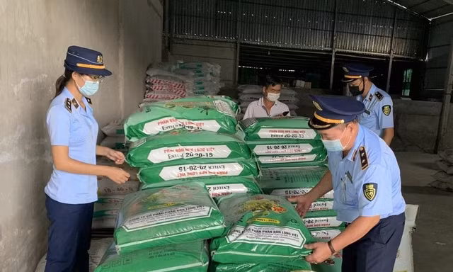 Xử phạt gần 100 doanh nghiệp kinh doanh phân bón kém chất lượng