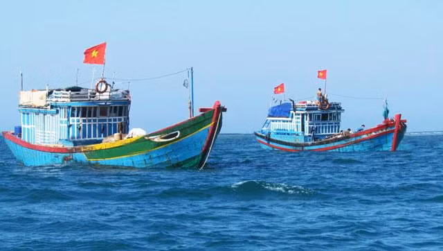 Biển Đông đón áp thấp nhiệt đới, cấp tốc báo tàu thuyền thoát vùng nguy hiểm