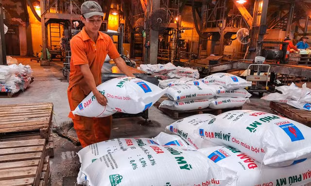 Việt Nam sắp xác lập kỷ lục tỷ USD về xuất khẩu phân bón 