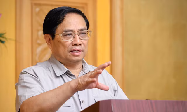 Họp khẩn ứng phó bão Noru, Thủ tướng yêu cầu cương quyết di dời người dân ra khỏi nơi nguy hiểm