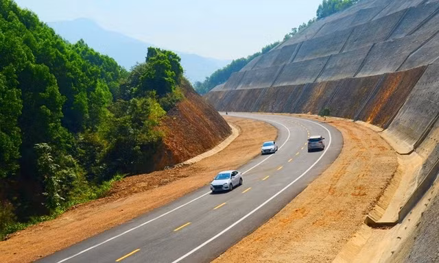 Đề xuất hơn 55.000 tỷ đồng 'lên đời' 5 tuyến cao tốc