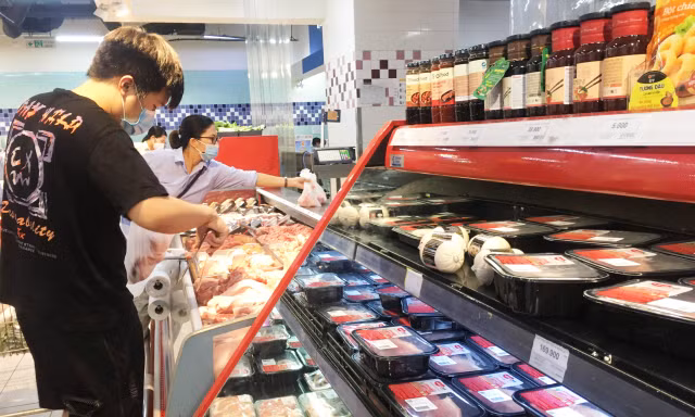Vô lý giá lợn hơi giảm kỷ lục, thịt thành phẩm vẫn cao ngất ngưởng