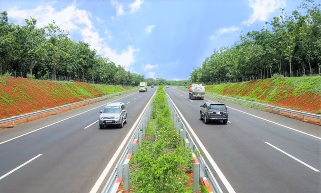 Đề xuất 2 mức phí cao tốc do Nhà nước đầu tư 