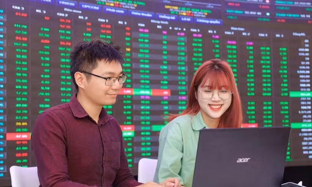 Chứng khoán tăng mạnh nhất từ đầu năm