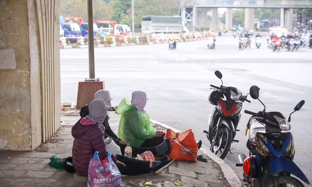 Lao động tự do nhọc nhằn mưu sinh những ngày đầu năm