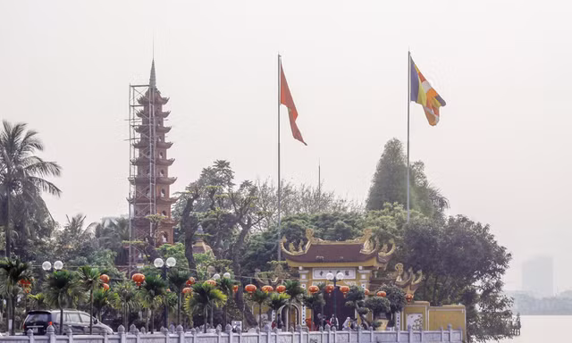Tận thấy một trong 10 ngôi chùa đẹp nhất thế giới tại Hà Nội