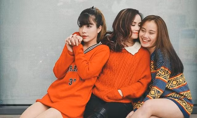 2 con gái xinh xắn của 'cô Xuyến' trong 'Về nhà đi con'