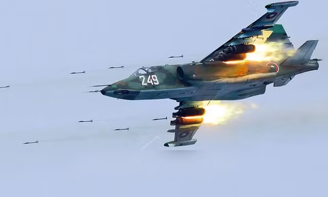 Khám phá 'xe tăng bay' Su-25 của Không quân Nga