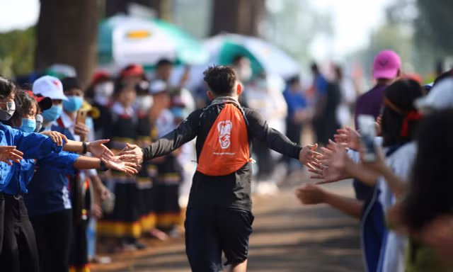 Tình người Pleiku tại Tiền Phong Marathon 2021