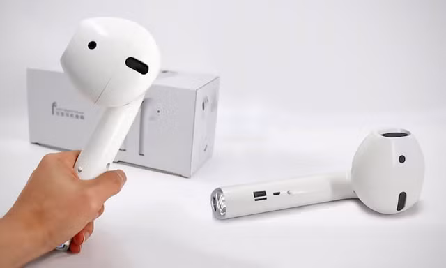Mua AirPods giá rẻ trên mạng, cô gái tá hoả khi nhận món hàng với kích cỡ “vòi hoa sen“