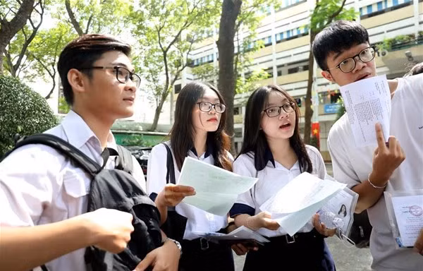 Dự báo điểm chuẩn ĐH Kinh tế Quốc dân tăng 1-3 điểm, ĐH Y Dược Hải Phòng có xu hướng tăng