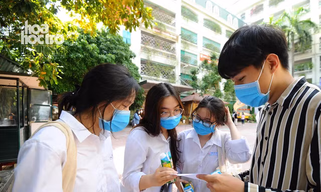 Bộ GD&ĐT: Câu hỏi gây tranh cãi trong đề thi môn Giáo dục công dân được lấy từ SGK