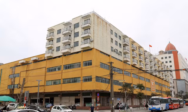 Cảnh tượng khác thường ở trung tâm thương mại một thời hoàng kim tại Móng Cái