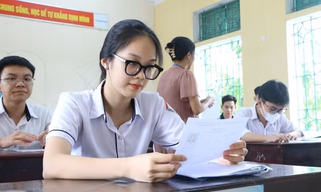 Trường đại học Dược Hà Nội tuyển ngành Dược học bằng tổ hợp B00 sau 20 năm