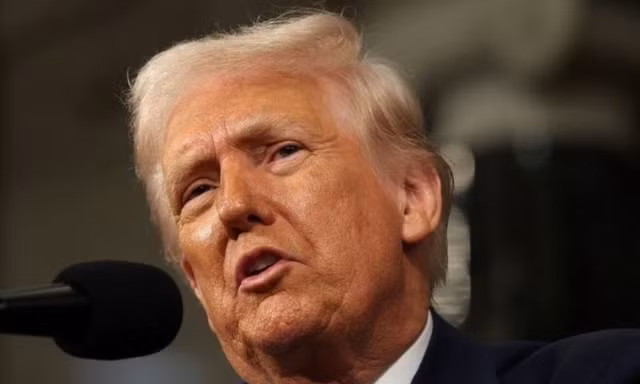 Luật sư nói ông Trump đau đớn về tinh thần